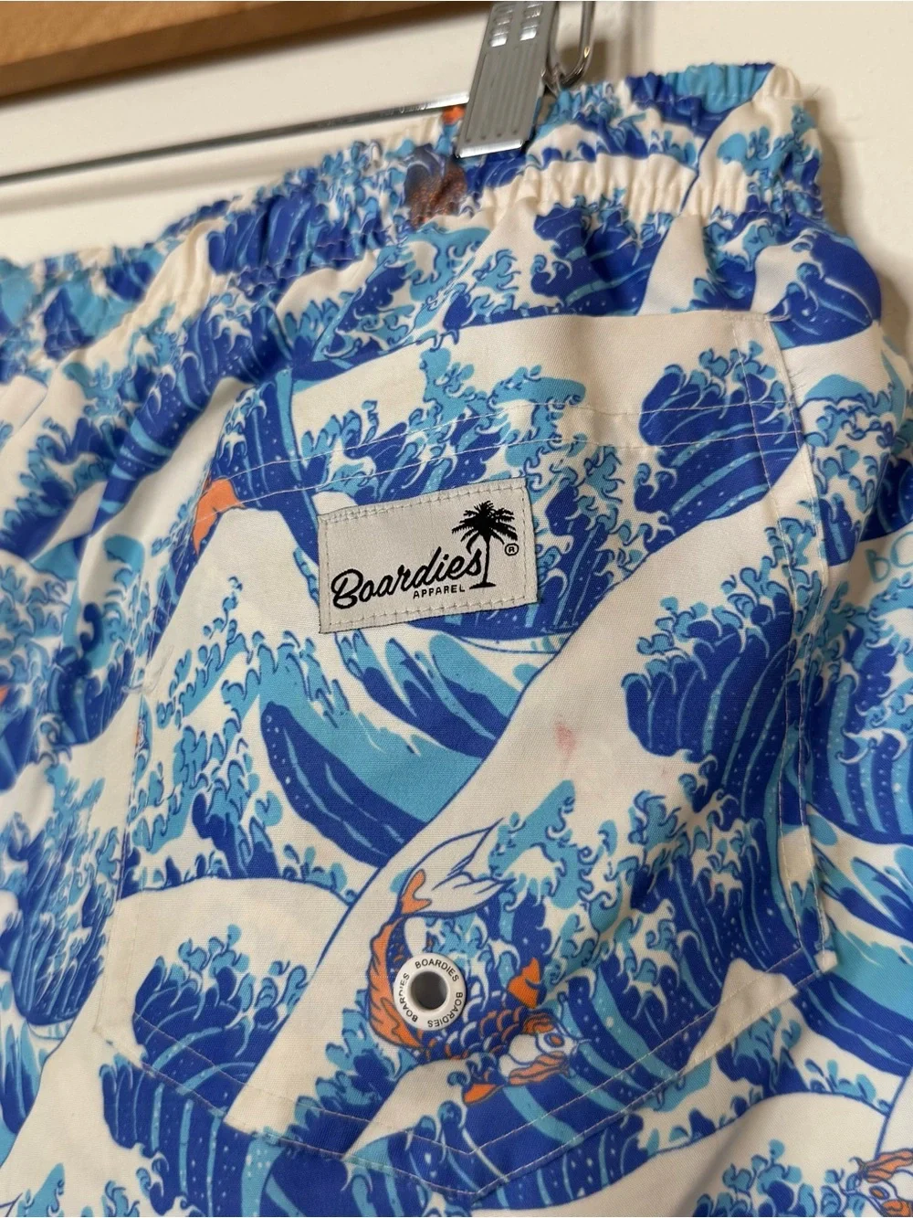 Men’s Boardies Koi Waves Board Shorts Swim Trunks size large 5 inch inseam